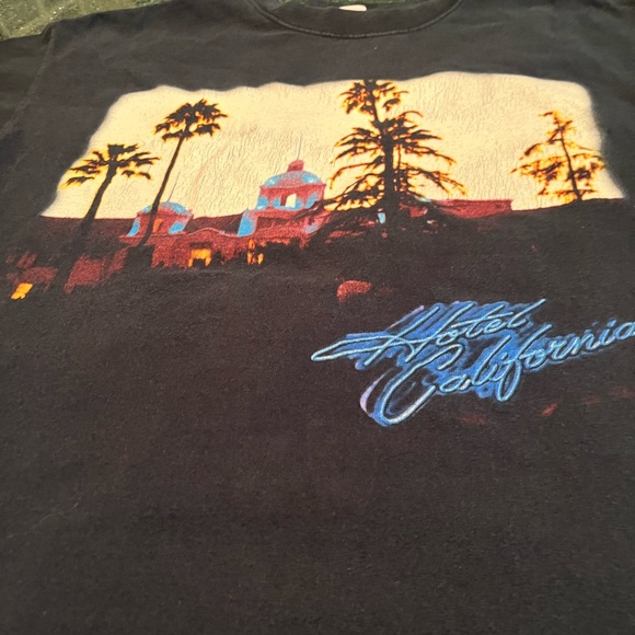 Vintage Eagles 2002 Black Graphic Concert T-Shirt - Picture 3 of 6